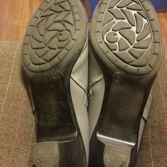 Boots - Picture 3 of 3